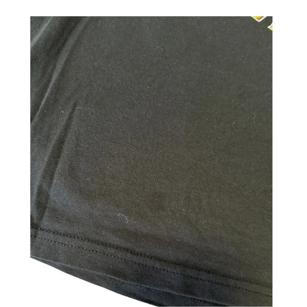 Delta pro weight Army 2000’s Y2K Black‎ Tee with Yellow and White Army Graphic
